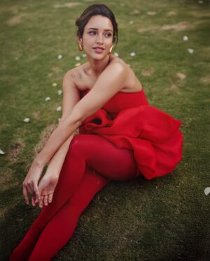 Tripti Dimri Instagram - Throwback to getting all dolled up with @cosmoindia 🌸what a day!🥰