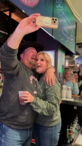 Actress Trisha Yearwood HD Photos and Wallpapers March 2025