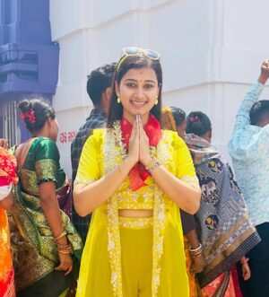 Trupti Mirambika Instagram - Jay Maa Mangala 💛🙏✨
#instagood #instagram #creator #love #prayer #maaa❤️