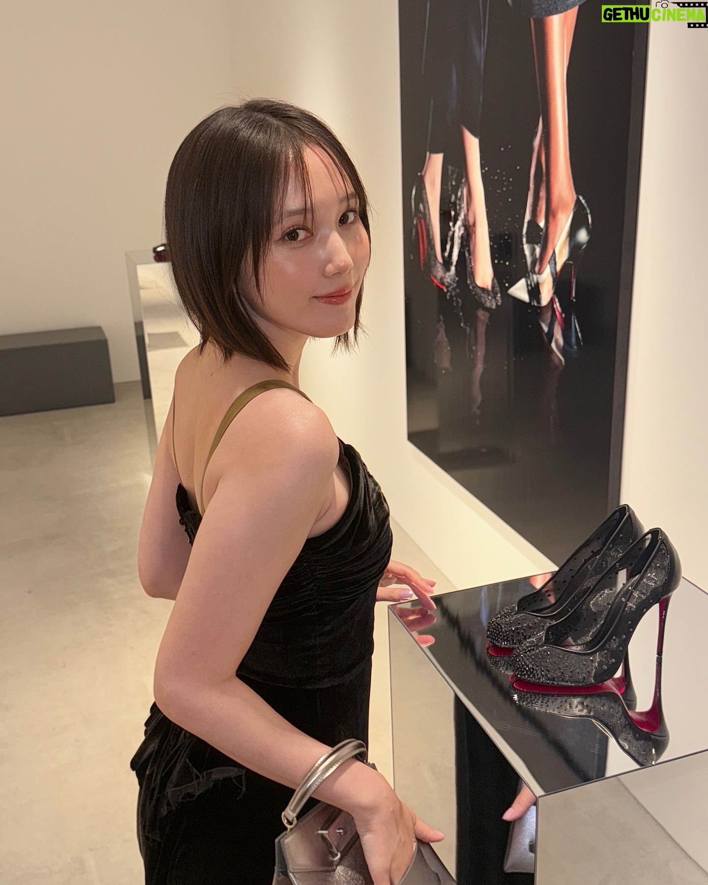 Tsubasa Honda - 196.7K Likes - 👠☁️
「クリスチャン ルブタン」と「メゾン マルジェラ」の
初コラボレーションによるコレクションローンチイベントに行ってきました!
2つのブランドの遺伝子を融合させた唯一無二のシューズが
まるで芸術品のようで…美しかったです💍⊹ ࣪ ˖
@christianlouboutin
@maisonmargiela
#ChristianLouboutin
#MaisonMargiela
#pr