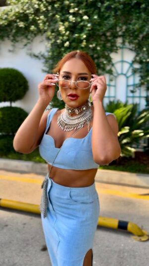 Tunzale Instagram - @eluxhall , Elnur ā¤ļøHappy Birthday šš
denim total look @uventaofficial š©µš
with friends @aygun_kazimova š§” @yjabbarov š¤
makeup /hairstyle @vizajist_konul ā¤ļø
nails @nailclub_by_tina