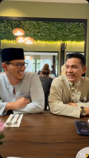 Umie Aida Instagram - Bila iman bertemu ansara ~ bapak borek anak rintik 😂 #keluargaitu #trendingnow