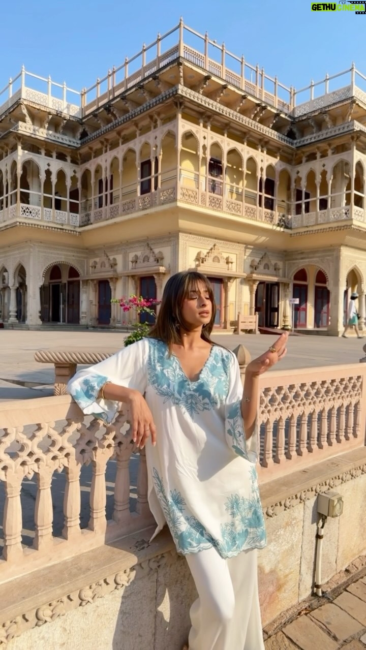 Unnati Malharkar - 73.3K Likes - #WhatIWoreIn Rajasthanš®š³ā„ļø
this series in India has to have a touch of Bollywoodš„°
outfit 1: @muskhave_official
outfit 2: @koshurindia
outfit 3: @shopdiris , jewellery: local store
outfit 4: corset and scarf: @urbanoutfitters , pants: @zara , jewellery: @zohra_india , shades: @miumiu
outfit 5: @thepdkfstore , shades: @miumiu
outfit 6: @shopdiris