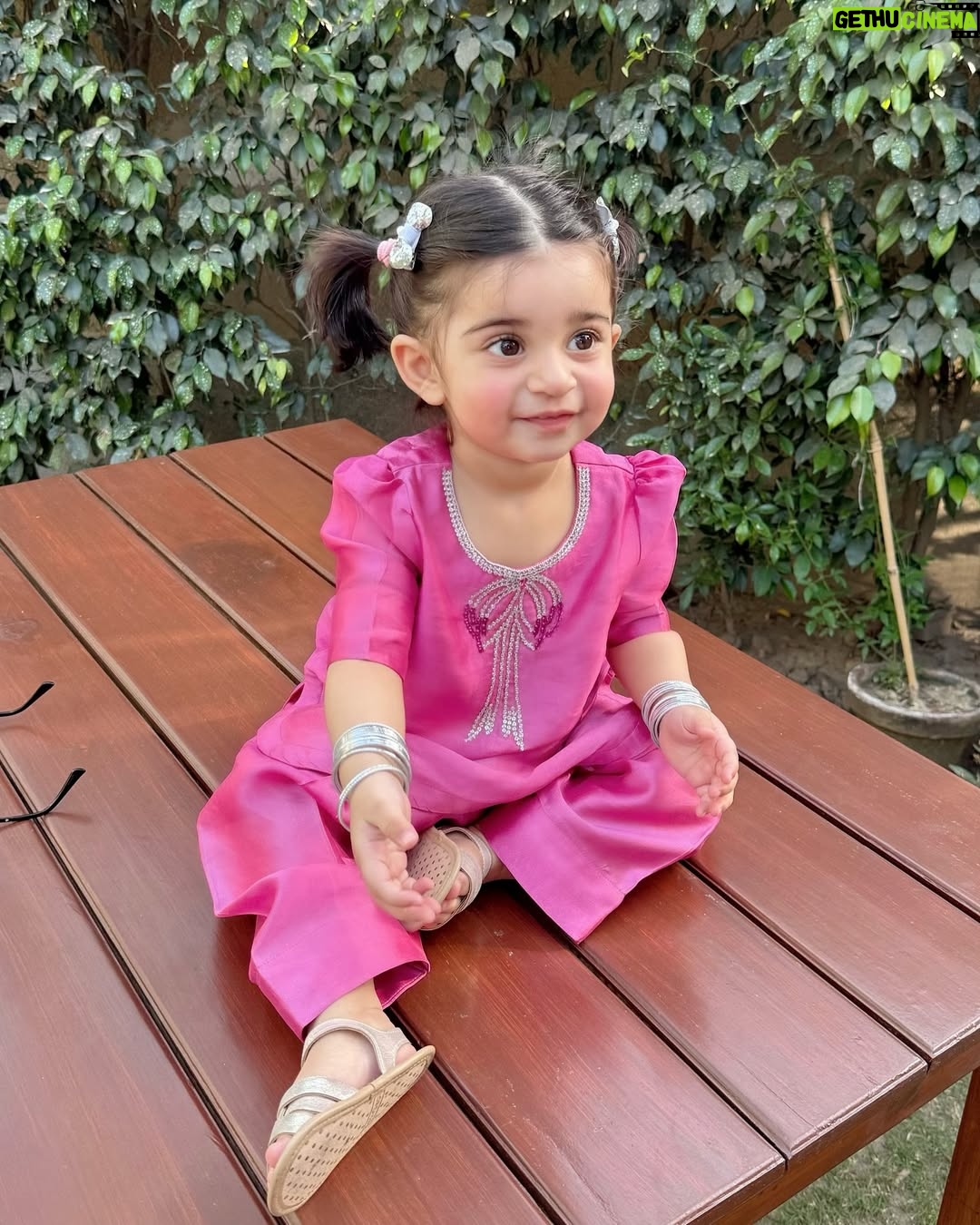 Urwa Hocane - 679.7K Likes - Meinu Sab Mileya ! 🩷 Alhamdulillah
Eid Mubarak from Us !