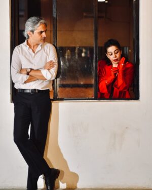 Uzma Hassan Instagram - A Sneak Peak to 🐇 WHITE RABBIT, RED RABBIT - The First entry for the Cyclorama Theatre Festival.

🗓️ @omairana – Tomorrow, Thursday, 27th March 
 @uzmahassanofficial – Friday, 28th March
📍 @thecolonylahore
⏳ Entry: 8:30 PM | Show: 9:00 PM

🎟 Choose your night—or witness both. Book now at @ticketwalapk (Link in Bio) or Contact 0321-6106862.

Produced by @whoisshahfahad 
Styling by @baemisaal
Photography by @fadzhashmi @baemisaal and @sunil.michael
Official Radio Partner: @fm91.official

#whiterabbitredrabbit #theatre #lahore #entertainment #events #omairrana #uzmahassan #art #dramaed