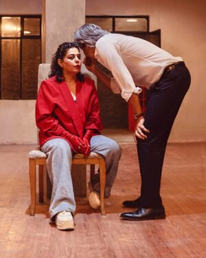 Uzma Hassan Instagram - A Sneak Peak to 🐇 WHITE RABBIT, RED RABBIT - The First entry for the Cyclorama Theatre Festival.

🗓️ @omairana – Tomorrow, Thursday, 27th March 
 @uzmahassanofficial – Friday, 28th March
📍 @thecolonylahore
⏳ Entry: 8:30 PM | Show: 9:00 PM

🎟 Choose your night—or witness both. Book now at @ticketwalapk (Link in Bio) or Contact 0321-6106862.

Produced by @whoisshahfahad 
Styling by @baemisaal
Photography by @fadzhashmi @baemisaal and @sunil.michael
Official Radio Partner: @fm91.official

#whiterabbitredrabbit #theatre #lahore #entertainment #events #omairrana #uzmahassan #art #dramaed
