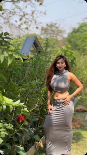 Vaibhavi Joshi Instagram - Confidence and inner beauty are my secret glow-up ingredients❤️ 
#GlowFromWithin #ConfidenceIsKey #InnerBeauty #GlowVibes #selflove #style #fashionista #insta #reel #instagram #instareels #sunday #mood #yogini #actress #lover #reelinstagram #goodday