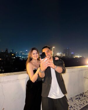 Vaishnavi Prakash Instagram - Happy new year from me and mine ✨❤️

Hope this year turns out to be everything you wish for 🫶🏻

Wearing @cherrify.me 🤍

#velvetszn #happynewyear #2025 #newchapter