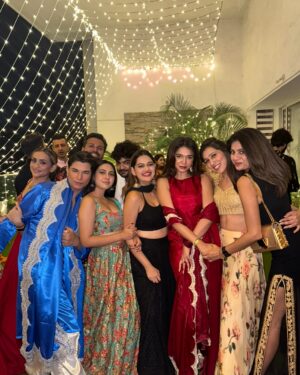Vaishnavi Prakash Instagram - This year taught me that happiness is not an outcome.
It’s found in small moments, gratitude and connection. Thank you for all the lessons, the love, the laughter, the challenges. Closing the book on 2024- let the new adventure begin 🫶🏻✨

#farewell2024