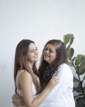 Vaishnavi Prakash Instagram - This year taught me that happiness is not an outcome.
It’s found in small moments, gratitude and connection. Thank you for all the lessons, the love, the laughter, the challenges. Closing the book on 2024- let the new adventure begin 🫶🏻✨

#farewell2024