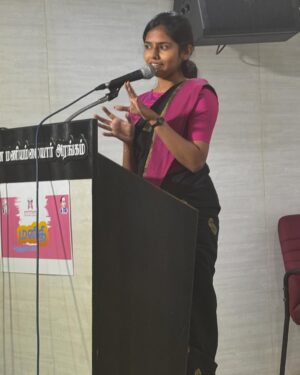 Vaishnavi Vaish Instagram - பெண்களின் இயற்கை நிகழ்வான மாதந்தோறும் மாதவிடாய் குறித்தும் அதற்கான ஊதியத்துடன் கூடிய விடுப்பு குறித்தும் @agnichsiragukal பெண்கள் அதிகாரம் மற்றும் கல்வி அமைப்பின் ஏற்ப்பாட்டில் நடந்த கருத்தரங்கில் கலந்து கொண்டு விழிப்புணர்வு ஏற்ப்படுத்தியப்போது