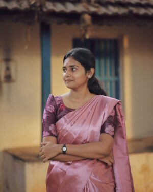 Vaishnavi Vaish Instagram - அவ தேவலோக ராணி...🧚🏻‍♂️🪽
.
.
@___vaish___05 🪽
.
.
.
.
#ilayaraja #ilayathalapathy #vaishu #instagood #trending #picoftheday #song #love #spb #oldsongs #tvk