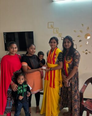 Vaishnavi Vaish Instagram - மக்கள் வரவேற்கும் நமது தமிழக வெற்றிக் கழகத்தின் 🇪🇸தலைவர் தளபதி விஜய் அண்ணன் அவர்களின் நல்லாசியுடன் கழக பொதுச் செயலாளர் திரு புஸ்ஸி ஆனந்த் அண்ணன் அவர்களின் அறிவுரைப்படியும் கோவை வடக்கு மாவட்டத் தலைவர் திரு சம்பத்குமார் அண்ணன் அவர்களின் வழிகாட்டுதலின்படி கழகத்தின் உறுப்பினர் அட்டை வழங்கப்பட்ட இன்றைய நிகழ்வு❤️💛❤️ #tvk #tvkvijayhq #bussyanandoffl #coimbatore #coimbatorenorth #newmembers