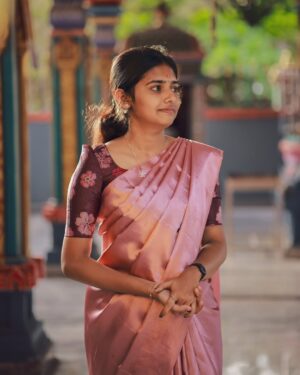 Vaishnavi Vaish Instagram - தாவும் 🦚 மயில்தான்....🪽🙂‍↔️
.
.
.
.
.
@___vaish___05 🪽
.
.
.
.
.

#vaishu #ilayaraja #rajasongs #instagood #trending #temple #photography