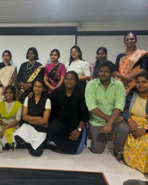Vaishnavi Vaish Instagram - பெண்களின் இயற்கை நிகழ்வான மாதந்தோறும் மாதவிடாய் குறித்தும் அதற்கான ஊதியத்துடன் கூடிய விடுப்பு குறித்தும் @agnichsiragukal பெண்கள் அதிகாரம் மற்றும் கல்வி அமைப்பின் ஏற்ப்பாட்டில் நடந்த கருத்தரங்கில் கலந்து கொண்டு விழிப்புணர்வு ஏற்ப்படுத்தியப்போது