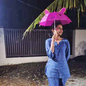 Vaishnavi Vaish Instagram - With an umbrella ☂️ waiting for it to rain🌧️

#rain #umbrella #latenight #night #nightphotography #nightsky #moonlight #moon #moonwalk #nightride #rainbow