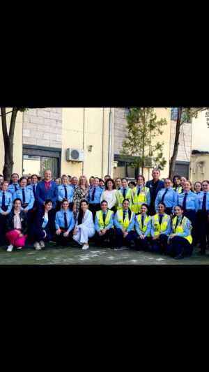 Valbona Selimllari Instagram - 🎀 Tetori Rozë me Vajzat e Policisë Bashkiake 🎀

Një falenderim i madh për gratë e forta të Policisë Bashkiake që u bashkuan me ne në këtë muaj të rëndësishëm ndërgjegjësimi për luftën kundër kancerit të gjirit! 🩷

Së bashku, jo vetëm që mbrojmë qytetin, por kujdesemi edhe për shëndetin tonë. Kontrolli i hershëm mund të shpëtojë jetë, dhe së bashku po e përhapim këtë mesazh të rëndësishëm! 🌸💪

Kujdesu për veten – kontrollohu dhe fuqizo të tjerët të bëjnë të njëjtën! 💕

#TetoriRozë #PoliciaBashkiake #LuftaKundërKancerit #FuqizimiFemrave #ShëndetiYNëPrioritet