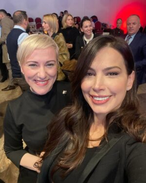 Valbona Selimllari Instagram - Gëzuar ditëlindjen Sibel jam shumë e lumtur që të njoha! Lum ai që të ka afër ❤️😍