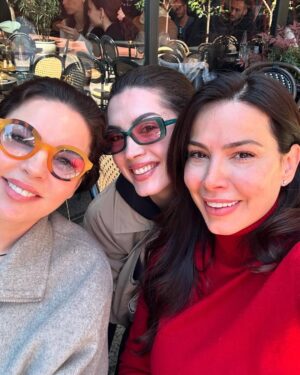 Valbona Selimllari Instagram - Treshja simpatike ❤️❤️❤️