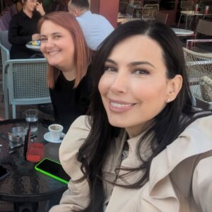 Valbona Selimllari Instagram - Një javë e mbushur me momente të paharrueshme me një shoqe të jashtëzakonshme!
💜🌸