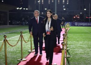 Valbona Selimllari Instagram - Kampionati Europian për 17 vjeçarët zhvillohet për herë të parë në Shqipëri nga data 19 Maj deri më 1 Qershor, kur do të mbahet edhe finalja e madhe në stadiumin “Arena Kombëtare”. 

Ky kompeticion është një mundësi e shkëlyqer për lojtarët e rinj, pasi i mundëson rritje profesionale, promovim, ekperiencë në përballje me ekipet më të forta të kontinentit. 

Shumë suksese të rinjëve tanë, që me lojën e tyre me siguri do të na dhurojnë shumë emocione të bukura e rezultate që do të na bëjnë të ndihemi krenarë për ta!
Forca! 🙂🇦🇱🏆 @armand_duka  @fshforg  Faleminderit 🙏

#Futbolli na bashkon
#Shqipëria mirëpret Europën