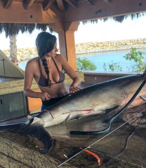 Valentine Thomas Instagram - The little girl and the sea 🌊💙 Maybe I should write a book too 😂 

#fish #fishing #spearfishing #marlin #shecandoboth  #ocean