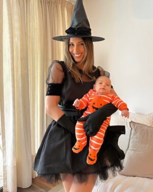 Vanesa Borghi Instagram - Dulce o travesura? Hermosa mi calabaza, no? 🎃 🧙‍♀️