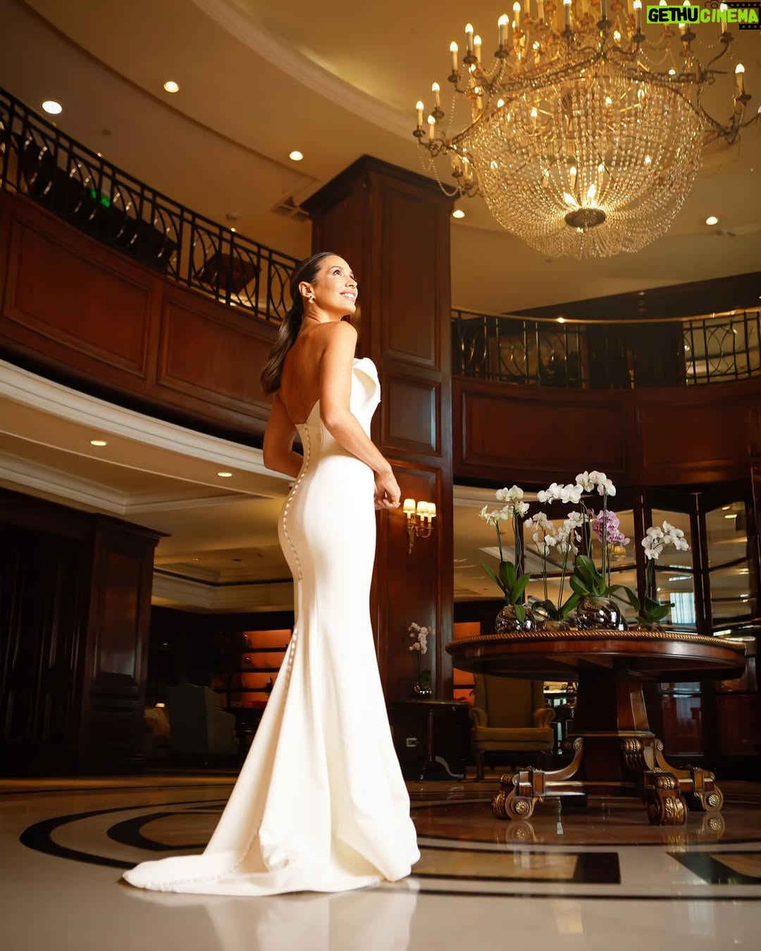 Vanesa Borghi - 13.3K Likes - Paso por acá para agradecerles por sus mensajes y por la buena energía .
Son pocos segundos en la alfombra, pero es un trabajo de meses para los que trabajaron en este hermoso look. Por lo mismo gracias a este equipo maravilloso ✨
@linachiuminatto @doloresgazitua @makarena_montaner @carstanjoyas
Ph @ifuran