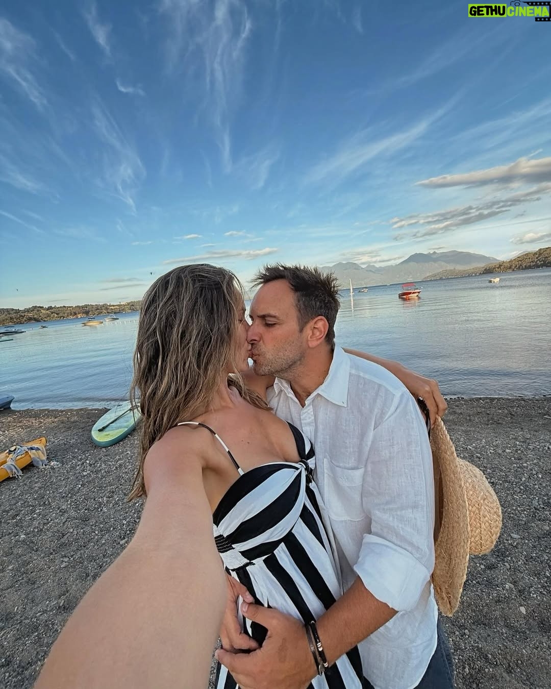 Vanesa Borghi - 5.9K Likes - Mágico, no ?
Así es lo que siento por vos @cgarcesghisolfo Te Amo con locura. Feliz dos años de pololeo!
Sigamos amándonos y respetándonos como hasta ahora. Soy muy feliz a tu lado con esta hermosa familia que hemos construido .