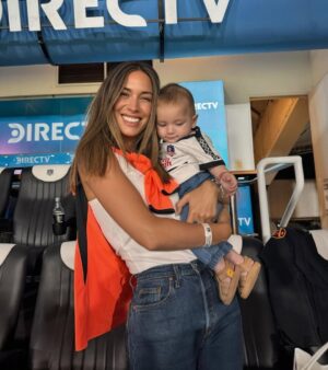 Vanesa Borghi Instagram - Entonces? Que creen será del Colo o de la Católica como el papá?
