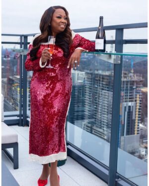 Vanessa Bell Calloway Instagram - Not everyone is blessed enough to say that they have a #BFF for 37 years but I am! @starjonesesq you get me and you love me and my family just as we are and we love you! I pray that this year is as awesome as you are and that God continues to bless you every way possible. Happy birthday my friend my soror I love you to the moon and back 😘😘💃🏽💃🏽💃🏽🥳🥳🥳🎉🎉🎉💕💚