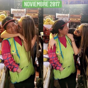 Vanessa Jeri Instagram - La gratitud es la memoria del corazón ♥️ 
.
Siempre le estaré agradecida por toda la atención y dedicación que nos dio 🙏🏼
Es hermoso volver a verla 😃
Siempre la invito a que se quede en mi casa, pero me responde “No puedo Vany tengo que trabajar (L-D) si dejo un día mi puesto,quizá la gente ya no venga después “ bueno (desde que tengo uso de razón siempre fue súper trabajadora) 😅 
Aquí te esperamos con los brazos abiertos Mimi ,Te quiero mucho 💞
.
.
 Mercado @c.comercialunicachi en Comas puesto #21 las mejores frutas 🍊🍎🍉🍒🥝🥑🍋🍏🍓, Justo se encuentra en la puerta del medio, facial de llegar 😉✌🏼