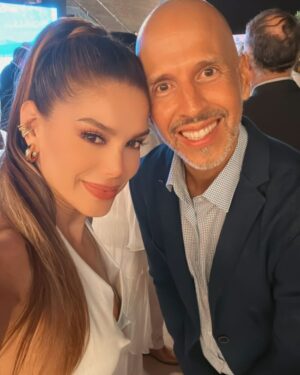 Vanessa Jeri Instagram - Muchos éxitos @jefferson_farfan_oficial @km40mall Está MUY bonito, BIEN ubicado y con marcas importantes , excelente !!!👌🏻 Siempre de la mano de la Sra.Charo
Que Dios los bendiga 🙏🏼👏🏻😃