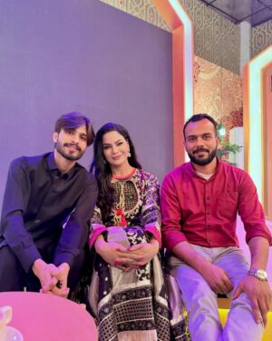 Veena Malik Instagram - See you on eid day with @fiza_aali 
@thesaimuzair 

#veenamalik #saimuzair
