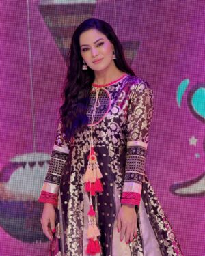 Veena Malik Instagram - See you on eid day with @fiza_aali 
@thesaimuzair 

#veenamalik #saimuzair
