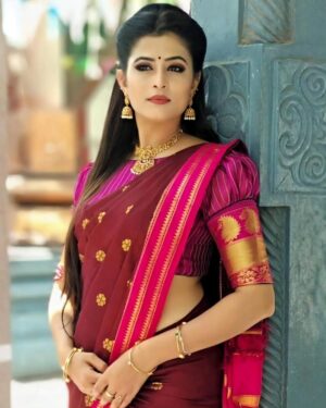Veena Ponnappa Instagram - Brace Your Self and Soul in Grace 

@veena_ponnappa_vnaa ✨️🥰

#veena #veenaponnappa #ravoyichandama #kannadaactress #newlook #enjoying #happyme #telugu #teluguserials #etvtelugu #beingme #teluguserial #sandalwood #actor #homely #goodevening #helloinsta #smilehappily #sareelover #tamilserial #angry #actorlife #bhairavi #vijaytvserial #saree #cute #sms