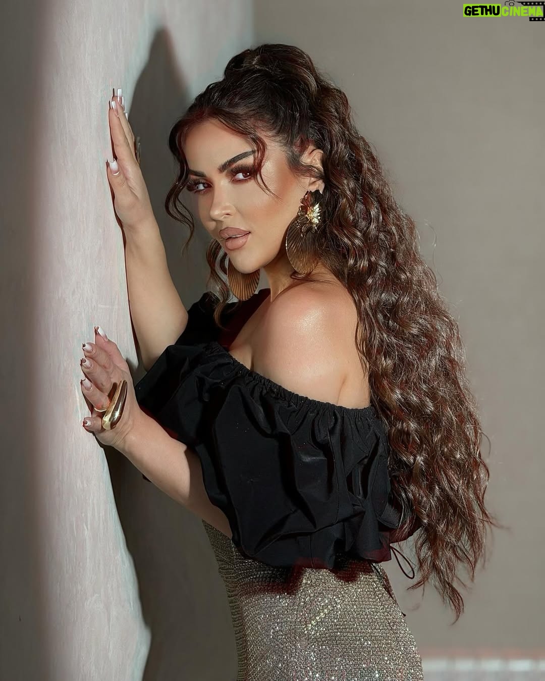 Vefa Sherifova - 23.2K Likes - Heç bir şeyə mənimdir demə, yalnız yanımdadır de. Çünki nə qızıl, nə torpaq, nə sevgili, nə yoldaş, nə həyat, nə ölüm, nə hüzur, nə də kədər həmişə səninlə qalmaz❣️
#dress : ( @shalkamurad_ ) 👗
#hair : ( @ibrahimli_nargiz ) 🎀
#mua : ( @nazrin.makeup ) 🎨
#accessories : ( @iceboom.az_ ) 🎀