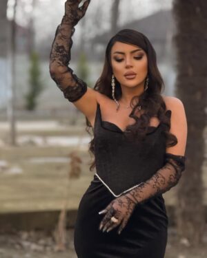 Vefa Sherifova Instagram - #lenkaran 
Dress ( @adeline__couture ) 🖤