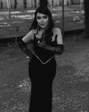 Vefa Sherifova Instagram - #lenkaran 
Dress ( @adeline__couture ) 🖤