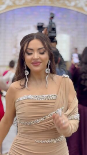 Vefa Sherifova Instagram - “ BİLƏSUVAR “ TOYUMUZDAN 🤵🏻‍♂️👰🏻‍♀️
#dress : ( @olamel_atelier ) 🌹