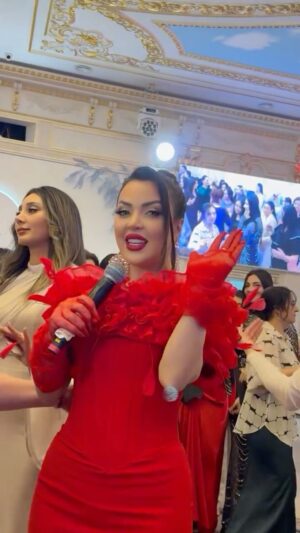 Vefa Sherifova Instagram - “ MOSKVA “ VİDEOLAR BİTMƏZ 🙃