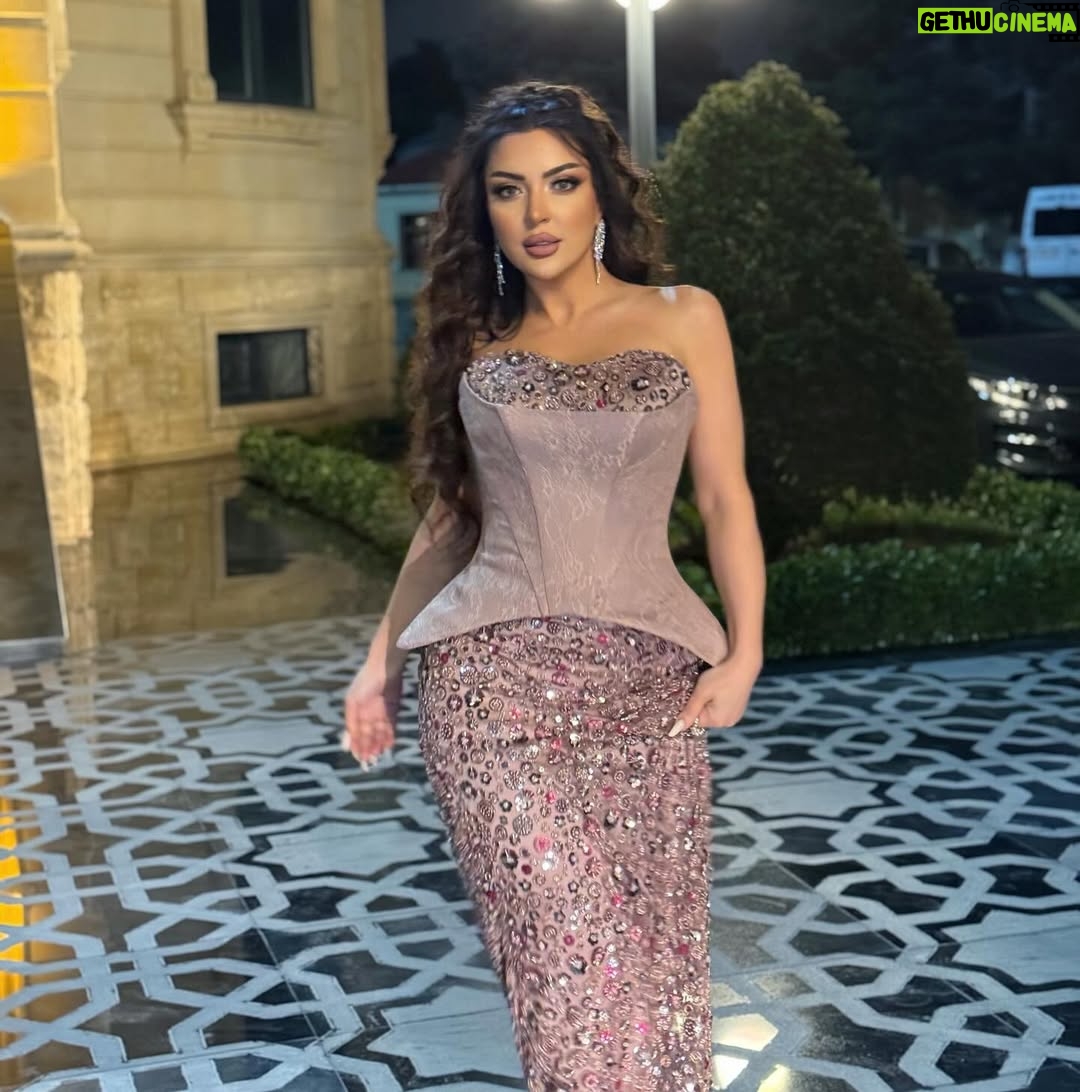 Vefa Sherifova - 18K Likes - #dress: ( @mh__couture )
#hairmakeup: ( @nurane777 )