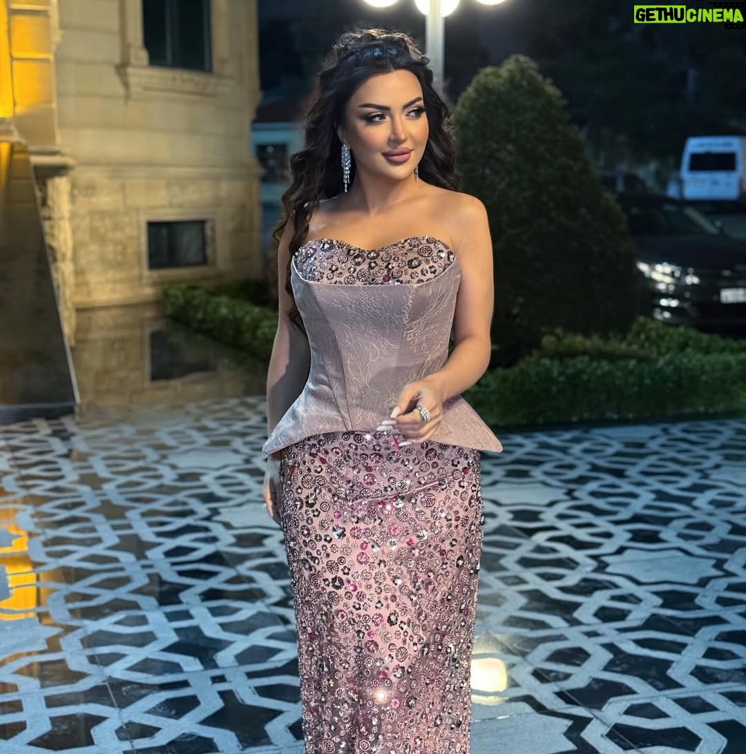 Vefa Sherifova - 18K Likes - #dress: ( @mh__couture )
#hairmakeup: ( @nurane777 )