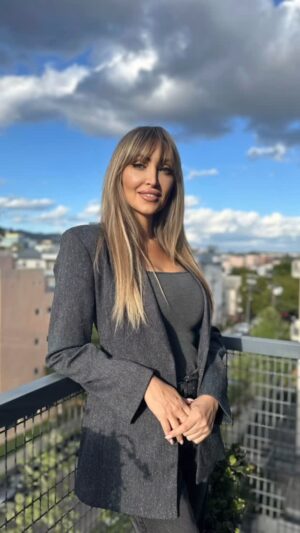 Veronika Mindal Instagram - Everybody comes to Hollywood / They wanna make it in the neighborhood…”

Standing on the balcony of my Hollywood apartment, it’s easy to believe in dreams.
The sun is shining, the palms are dancing in the breeze everything looks golden, just like the movies.

But Hollywood isn’t just a place.
It’s a test of your patience, your resilience, your luck… and your connections.
They don’t always tell you that behind the glam is a grind.
And talent alone rarely pays the rent.

Still, there’s something intoxicating about this city.
It gives you hope. And sometimes , if you’re lucky a shot.

“This is Hollywood / How could it hurt you when it looks so good?”

And yes this isn’t typical L.A. outfit.
A long, structured grey blazer. Sharp shoulders. Clean lines.
In a city where many choose comfort over style,
I choose to speak through fashion.
Because style, like cinema, tells a story 
and mine is still unfolding.
.
.
.
#HollywoodDreams #CityOfStars #BalconyView #LAStyle #FashionBlogger #PowerBlazer #StatementLook #ChasingDreams #HollywoodVibes #CaliforniaMood #StyleWithSubstance #GreyBlazer #NotYourTypicalLA #FemininePower #FashionWithThought #DreamAndReality #ActressLife #StorytellerInStyle #GoldenHourGlow #UrbanElegance