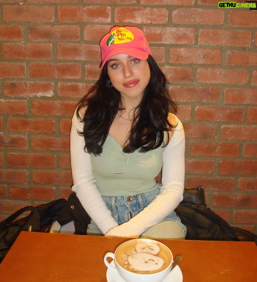 Victoria Azevedo - 1.5K Likes - Coffee dates >>>