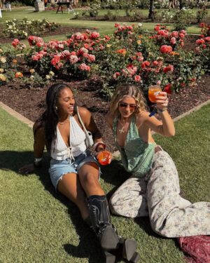Victoria Spence Instagram - Coachella day threeee🎡🥳
I won't lie, I’m not usually a big festival girlie, but I have LOVED this weekend. My absolute highlight was getting to skank to Rema liveee 😭🤌🏼
I feel so lucky to have had this experience with this group of people, genuinely made mates for life! Swipe to the end to see the reality of my legs after 3 days of wearing cowboy boots in 35 degree heat 🥲

Also, this was my least fave outfit when I was trying them on, but it actually turned out to be my favourite. I felt like a 90’s mermaid- so thankyou @_pstyled 🫶🏻
Gifted experience 
#coachella #coachellaoutfit