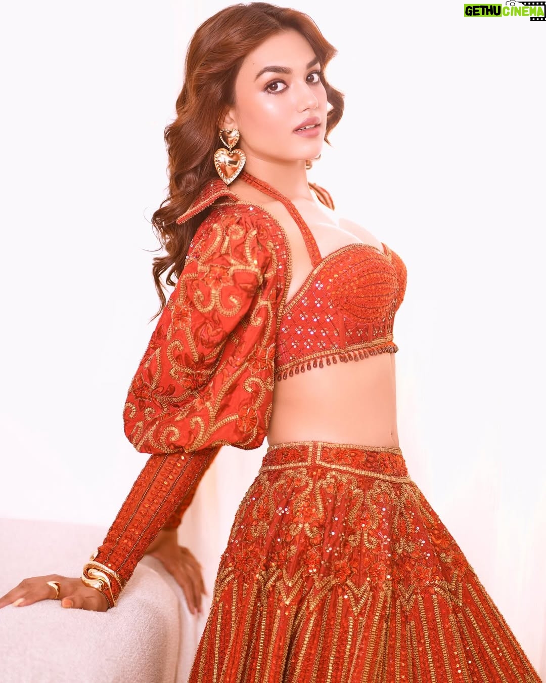 Vidhi Yadav - 439.1K Likes - 🧡
.
.
.
Wearing: @worldofasra
📷: @abhay_r_kirti
Hair by: @sushma_jadhav97