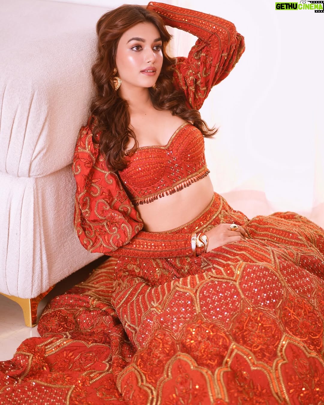 Vidhi Yadav - 439.1K Likes - 🧡
.
.
.
Wearing: @worldofasra
📷: @abhay_r_kirti
Hair by: @sushma_jadhav97