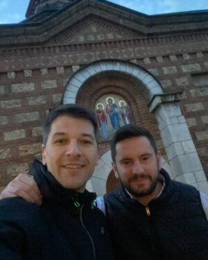 Viktor Savić Instagram - “Pakao postaje raj, strah se pretvara u radost,užas u ushićenje, smrt se povlači u nebiće, i njeno mesto zauzima besmrtnost.”-HRISTOS VASKRSE! 🥰☦️
