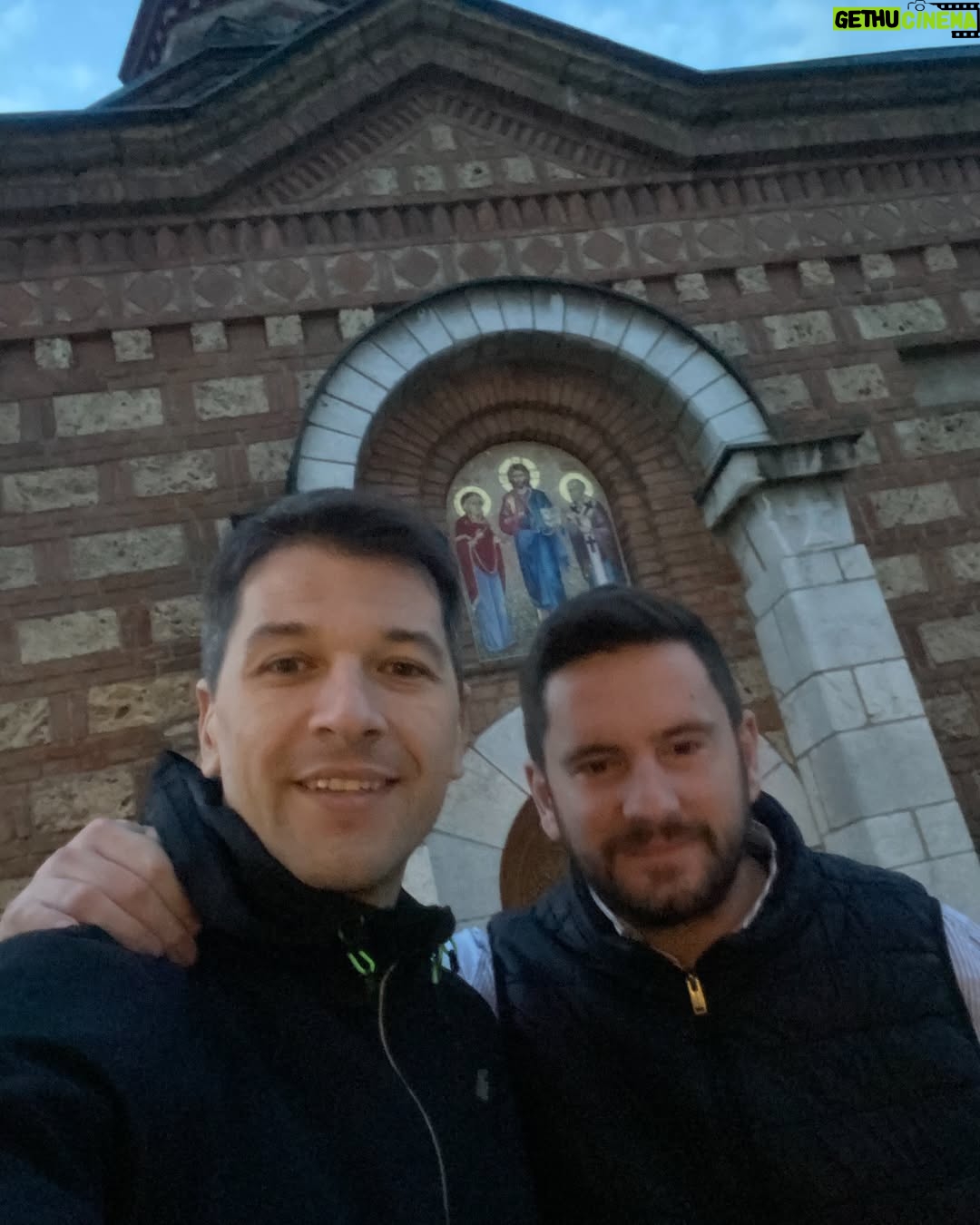 Viktor Savić - 19K Likes - “Pakao postaje raj, strah se pretvara u radost,užas u ushićenje, smrt se povlači u nebiće, i njeno mesto zauzima besmrtnost.”-HRISTOS VASKRSE! 🥰☦️